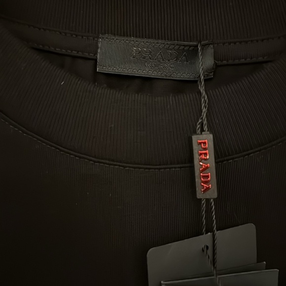 Prada Logo Luxury T-Shirt Size/XL - Picture 2 of 8